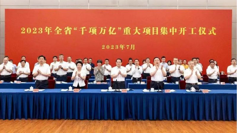 高分子材料与金属材料耐腐蚀性对比解析**
